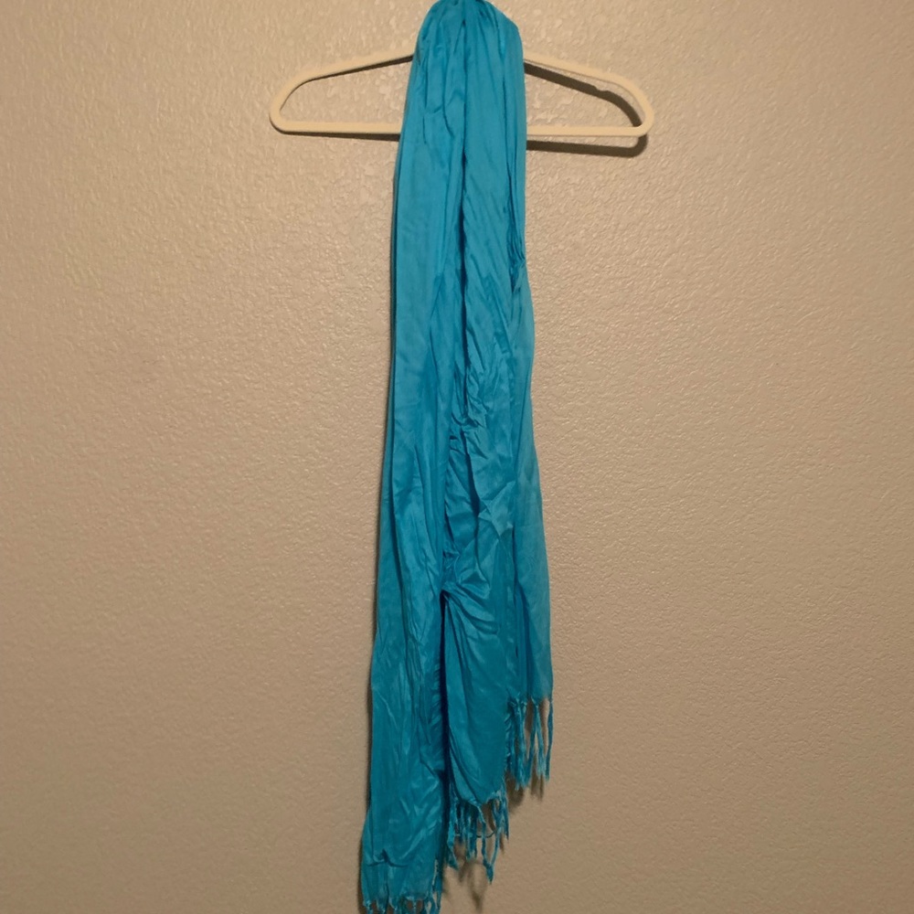 Ruched scarf, lightweight